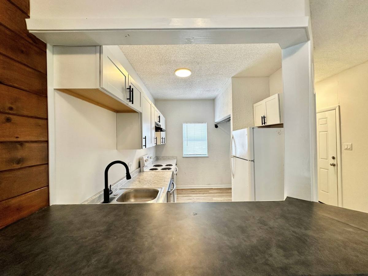 Apartment for rent at 210 SW 17th St, Lawton, OK 73501