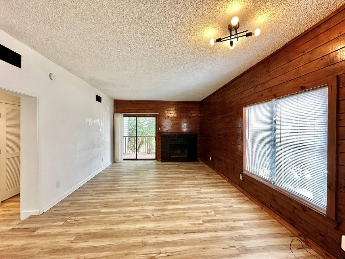 Apartment for rent at 210 SW 17th St, Lawton, OK 73501