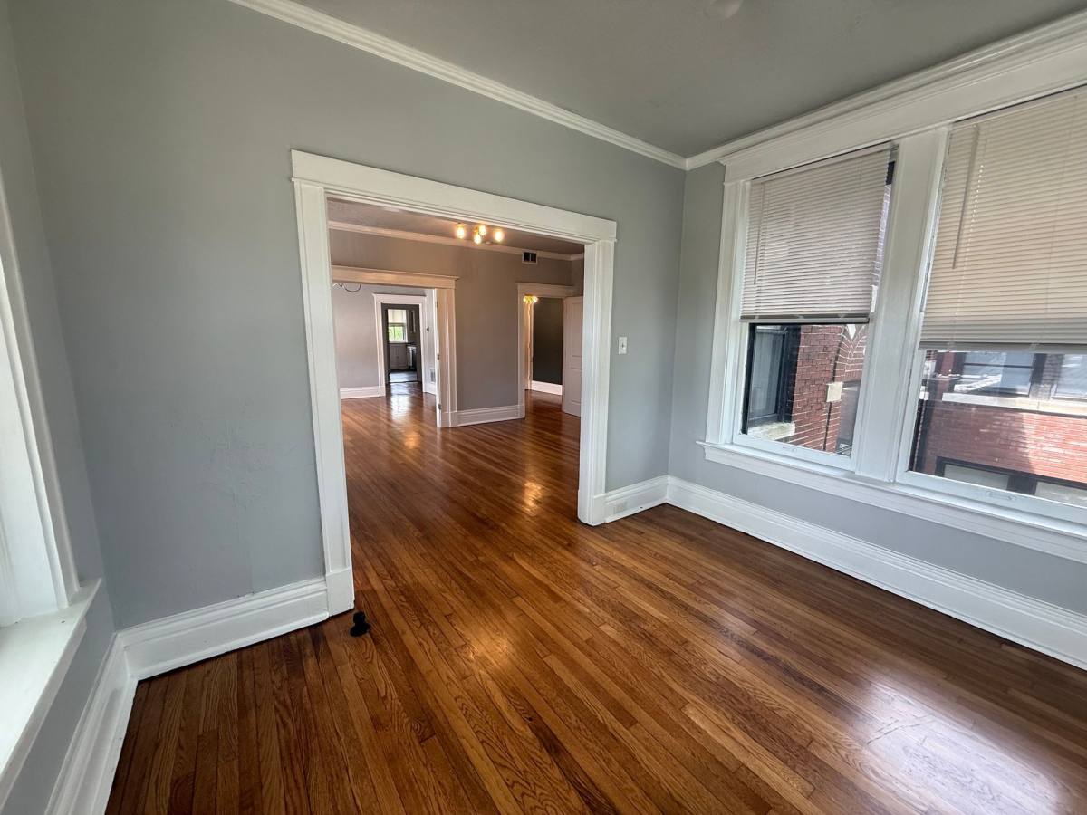 Apartment for rent at 4166 Russell Blvd #3E, Saint Louis, MO 63110