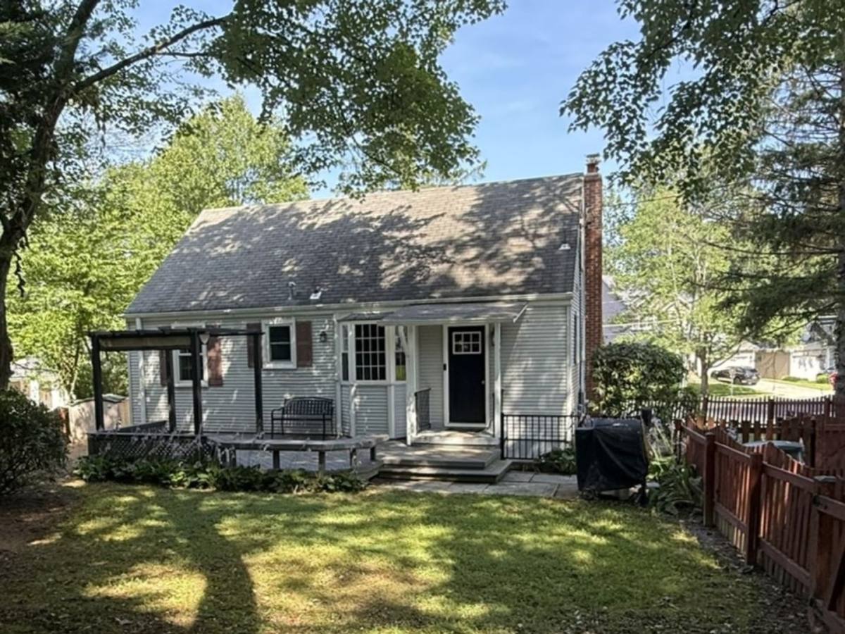 House for rent at 10831 Crest St, Fairfax, VA 22030