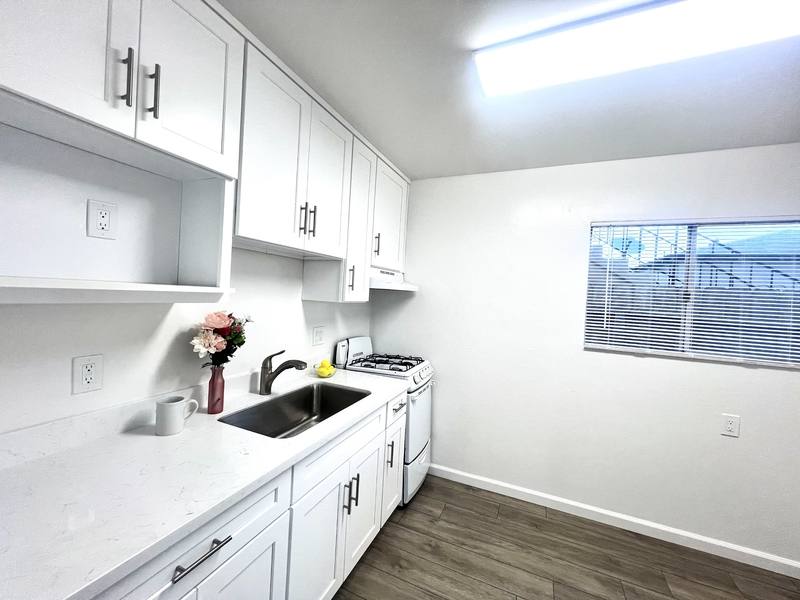 Apartment for rent at 4006 Ingraham St #3, San Diego, CA 92109