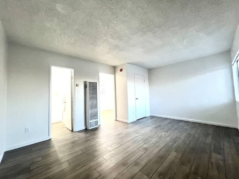 Apartment for rent at 4006 Ingraham St #3, San Diego, CA 92109