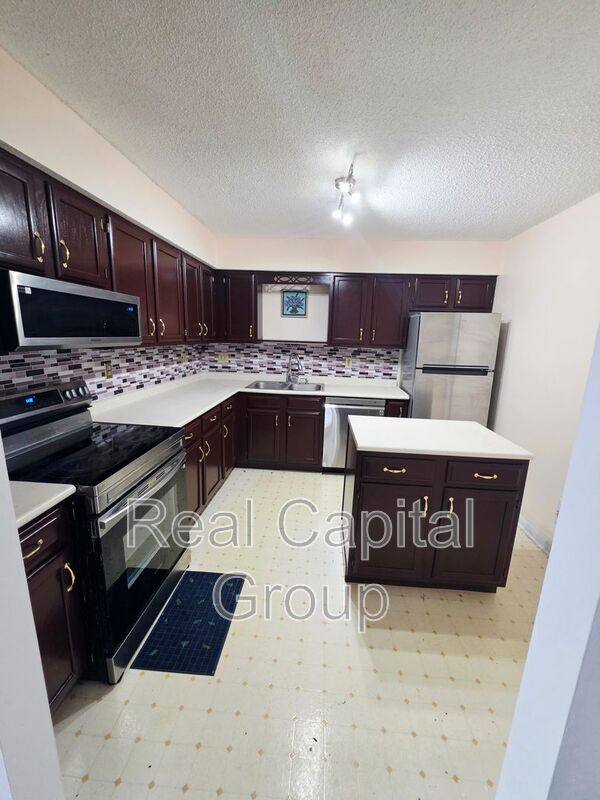 House for rent at 5 Cheryl Court, Troy, NY 12180
