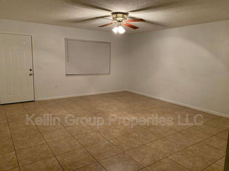 Apartment for rent at 858 Fox Lake Dr, Lakeland, FL 33809