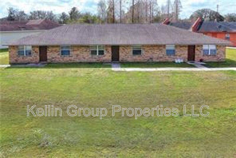 Apartment for rent at 858 Fox Lake Dr, Lakeland, FL 33809