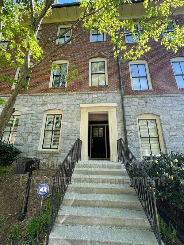 Townhouse for rent at 1867 Gordon Manor NE, Atlanta, GA 30307
