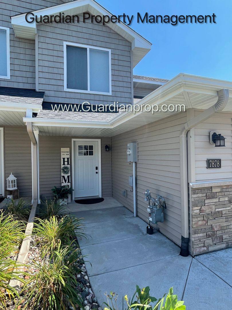 Townhouse for rent at 7878 210th St W, Lakeville, MN 55044
