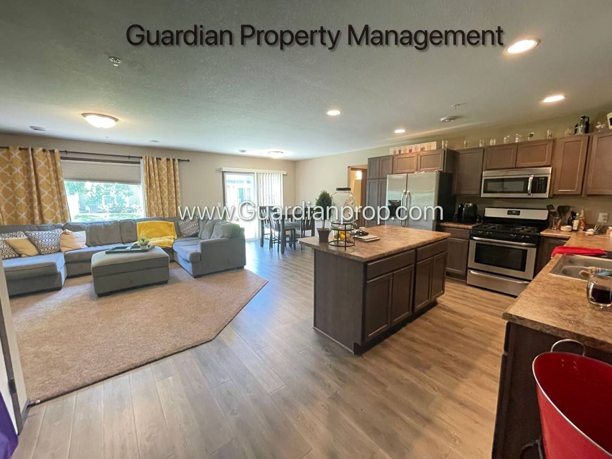 Townhouse for rent at 7878 210th St W, Lakeville, MN 55044