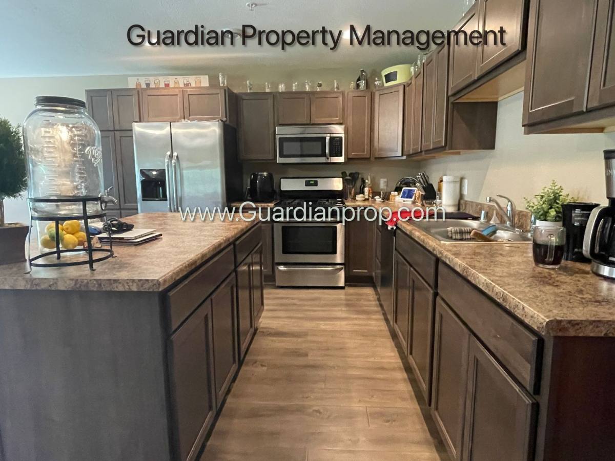 Townhouse for rent at 7878 210th St W, Lakeville, MN 55044