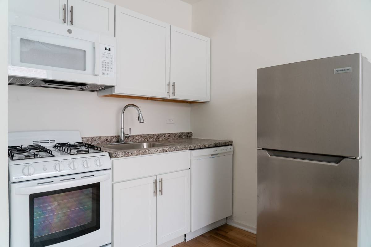 Apartment for rent at 4119 N Kenmore Ave, Chicago, IL 60613