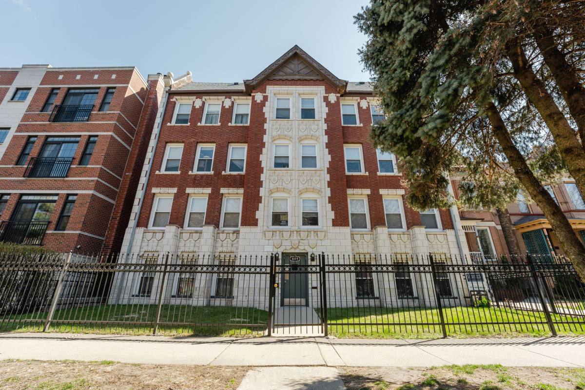 Apartment for rent at 4119 N Kenmore Ave, Chicago, IL 60613