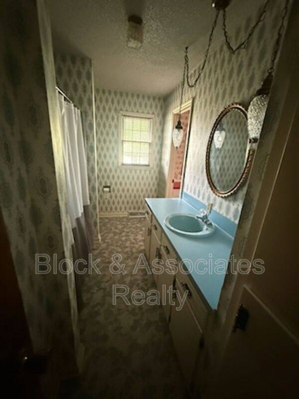 House for rent at 7176 New Hope Rd, Denton, NC 27239