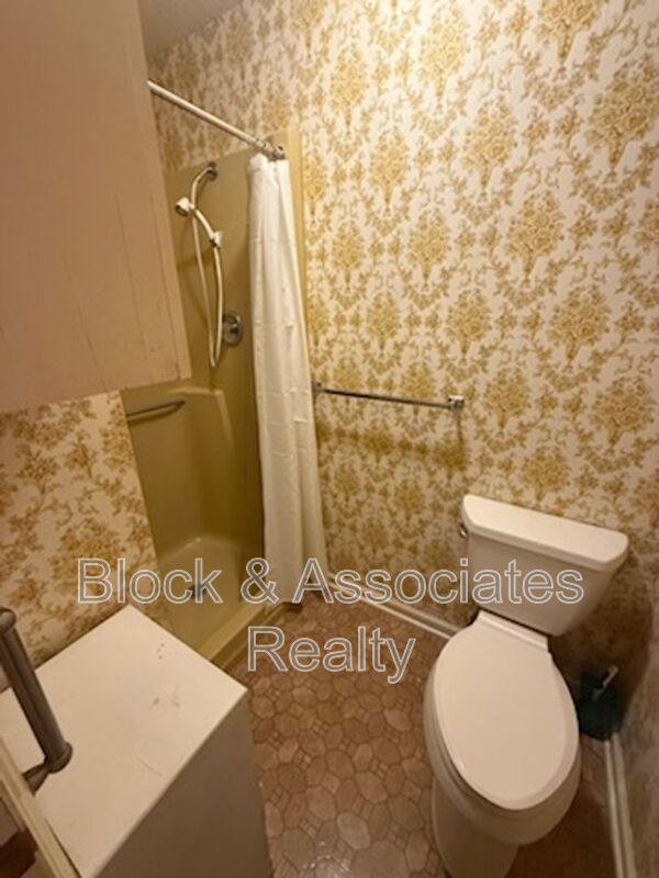 House for rent at 7176 New Hope Rd, Denton, NC 27239