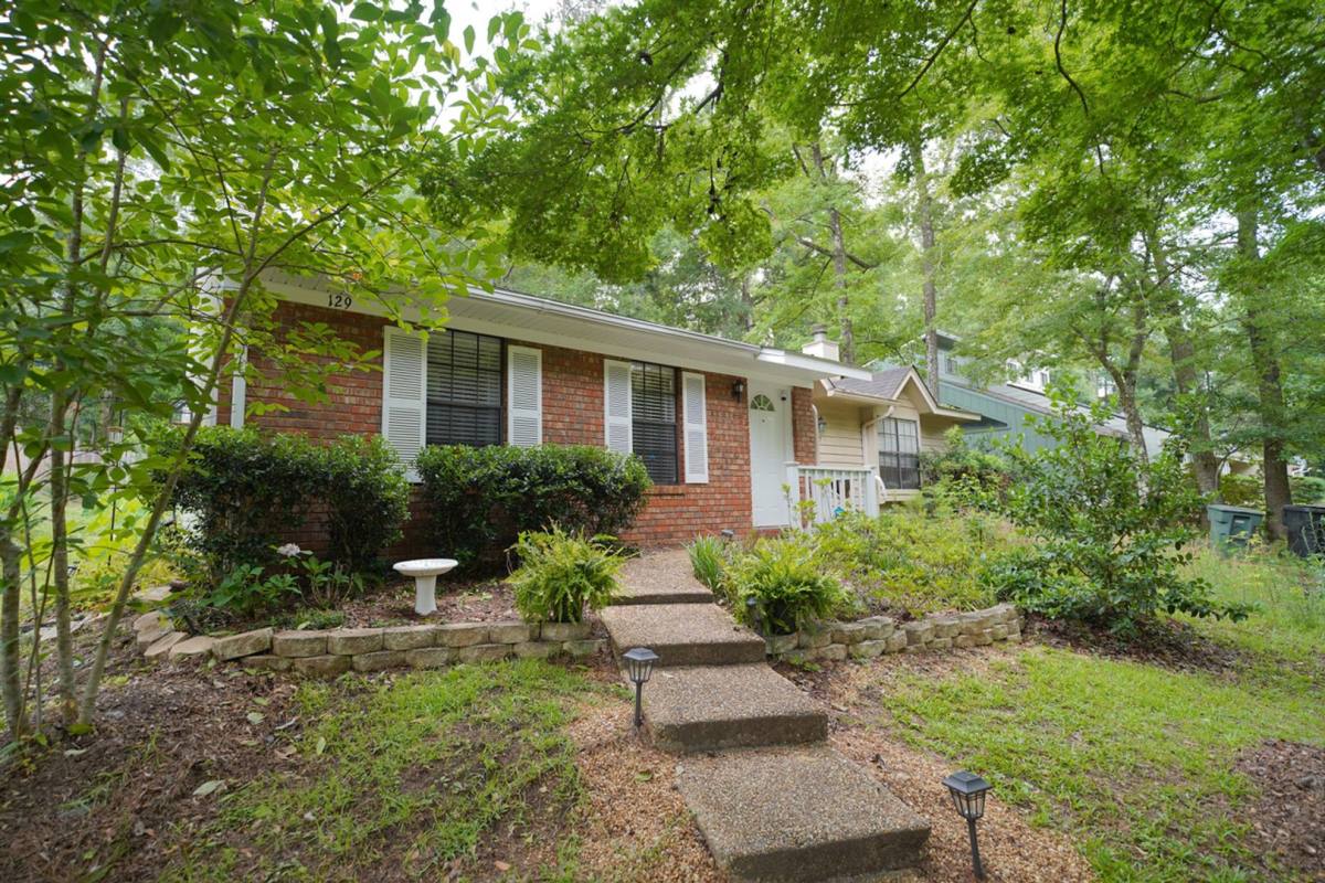 Townhouse for rent at 129 Whetherbine Way W, Tallahassee, FL 32301