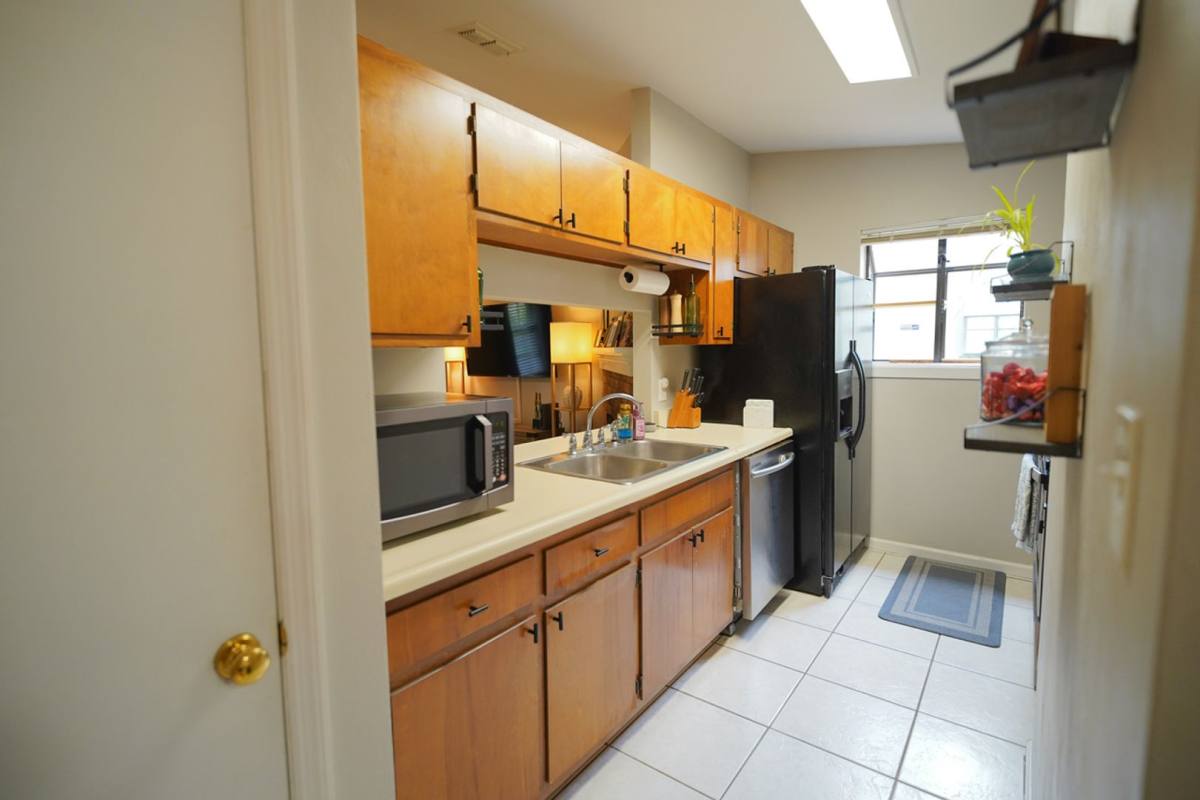 Townhouse for rent at 129 Whetherbine Way W, Tallahassee, FL 32301
