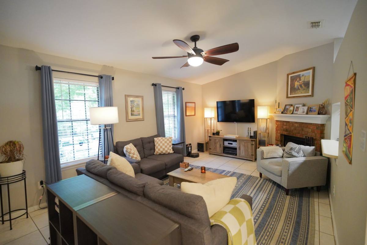 Townhouse for rent at 129 Whetherbine Way W, Tallahassee, FL 32301