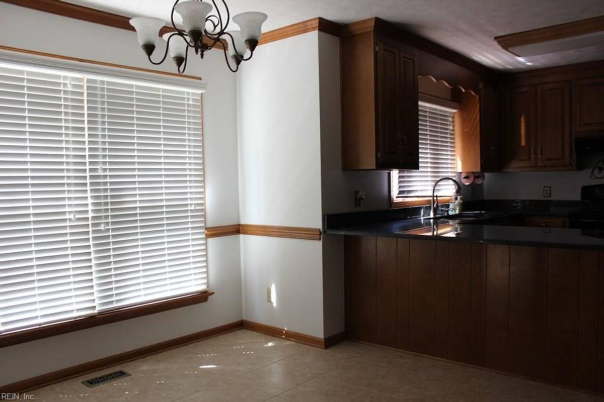 House for rent at 417 Burnham Place, Newport News, VA 23606