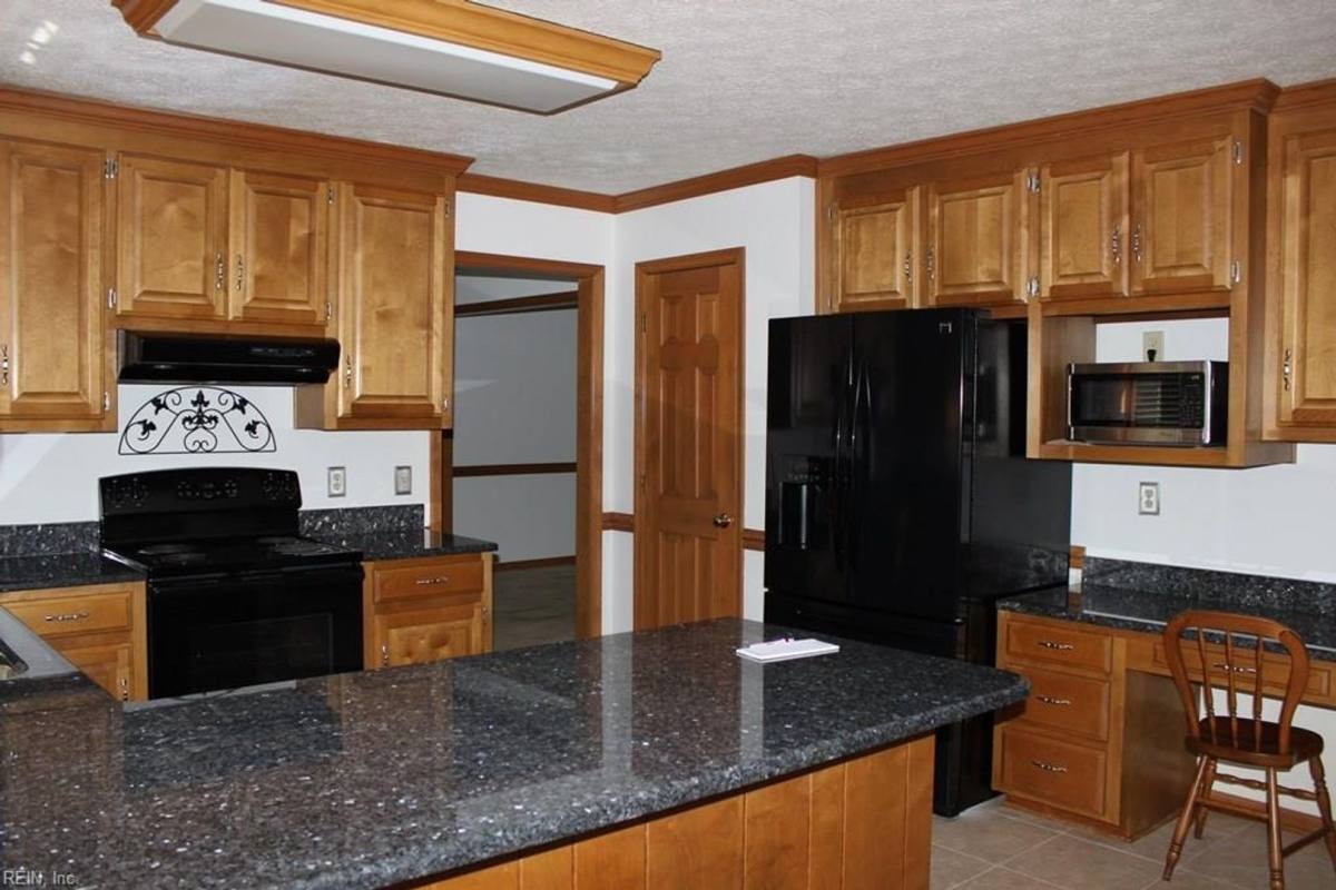 House for rent at 417 Burnham Place, Newport News, VA 23606