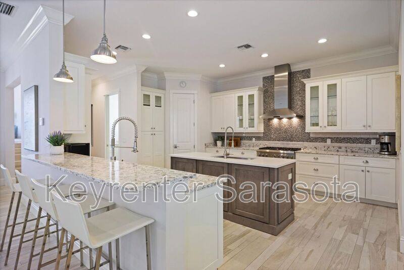 House for rent at 3919 Roberts Point Rd, Sarasota, FL 34232