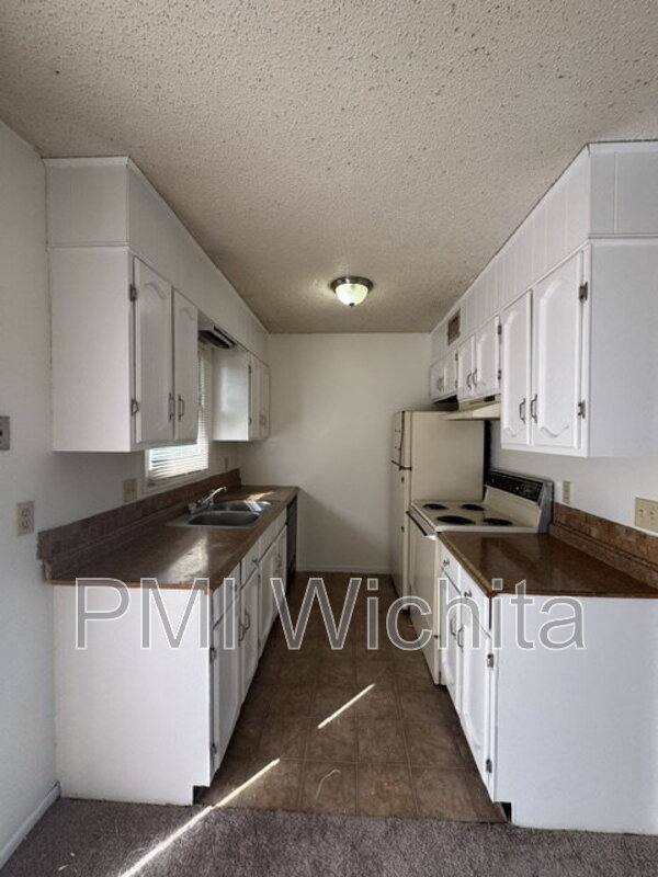 Apartment for rent at 6832 W Par Lane #3, Wichita, KS 67212