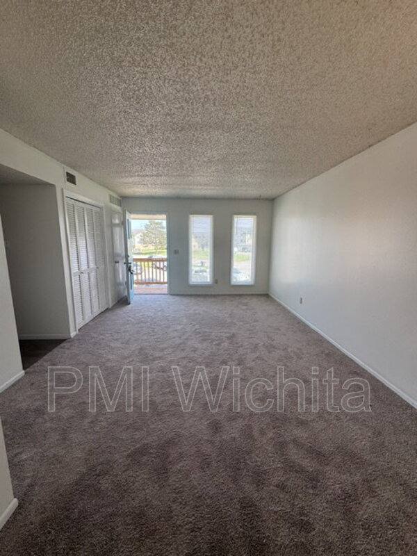 Apartment for rent at 6832 W Par Lane #3, Wichita, KS 67212