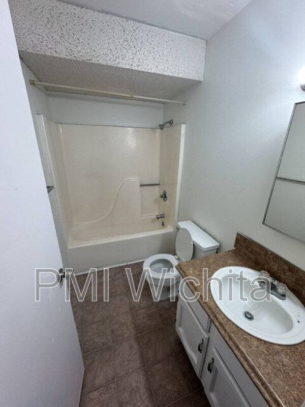 Apartment for rent at 6832 W Par Lane #3, Wichita, KS 67212