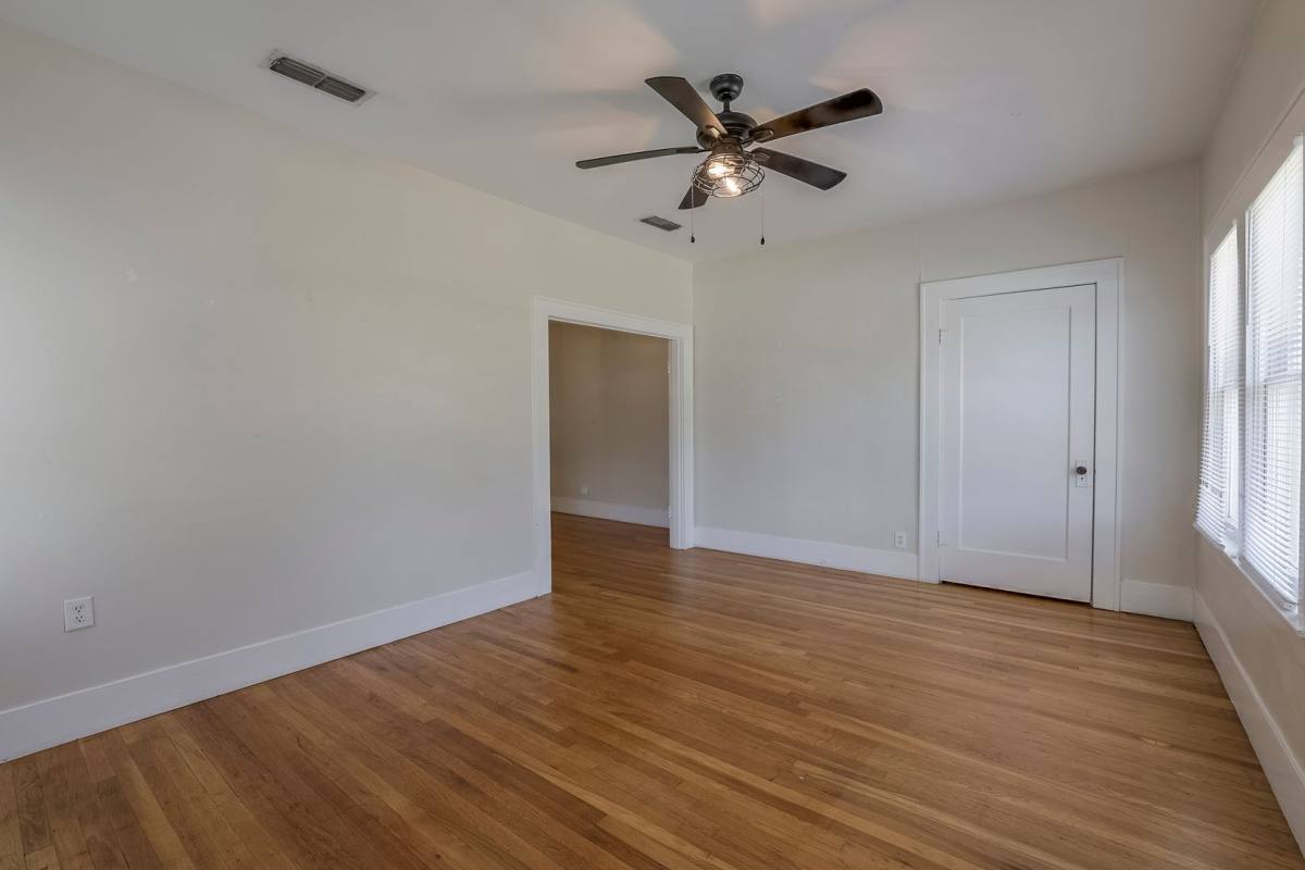 Apartment for rent at 1904 Clover Lane, Arlington, TX 76017