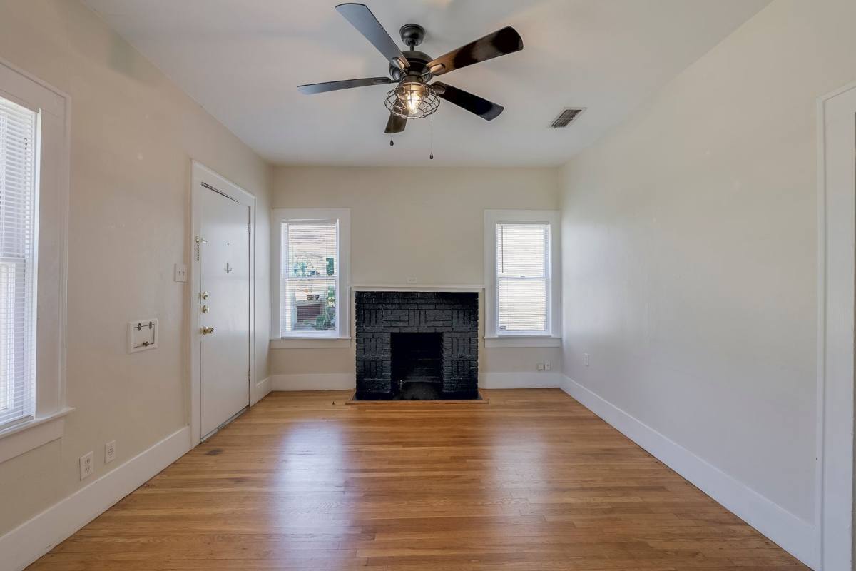 Apartment for rent at 1904 Clover Lane, Arlington, TX 76017