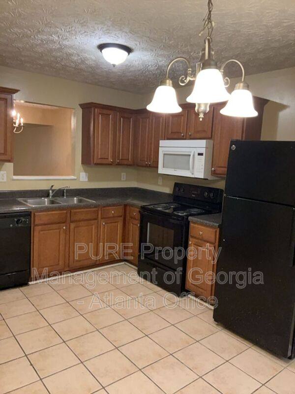 Townhouse for rent at 3525 Waldrop Trail, Decatur, GA 30034