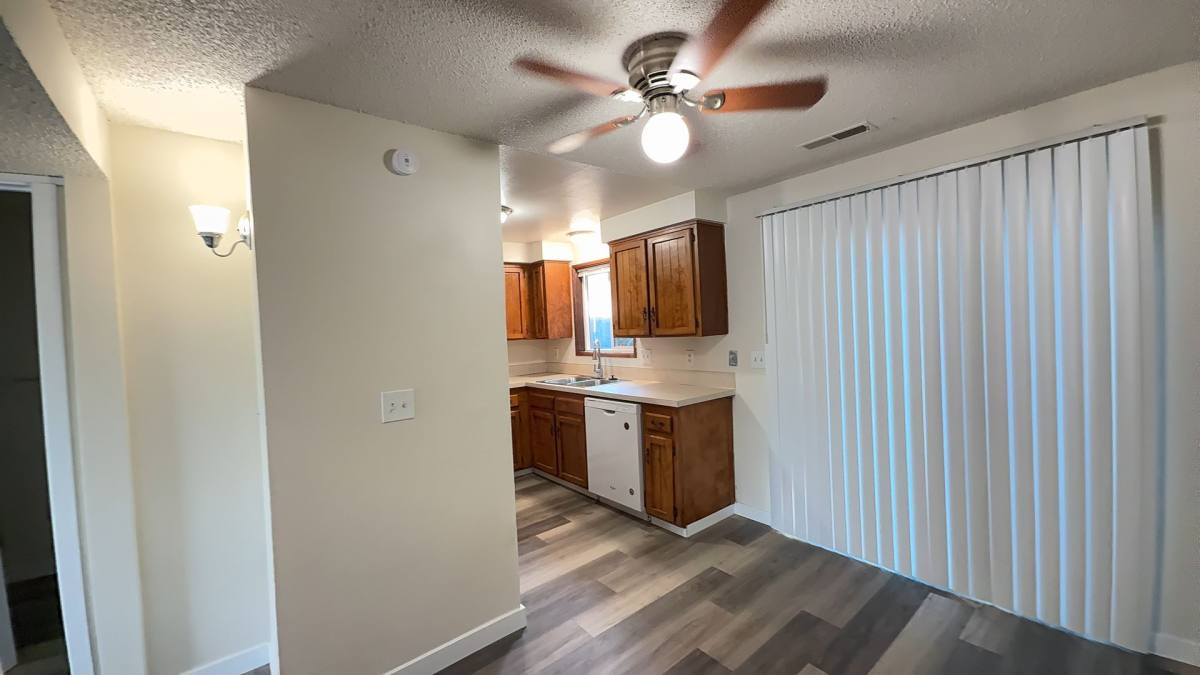 Townhouse for rent at 1175 Clearview Ave NE, Salem, OR 97303