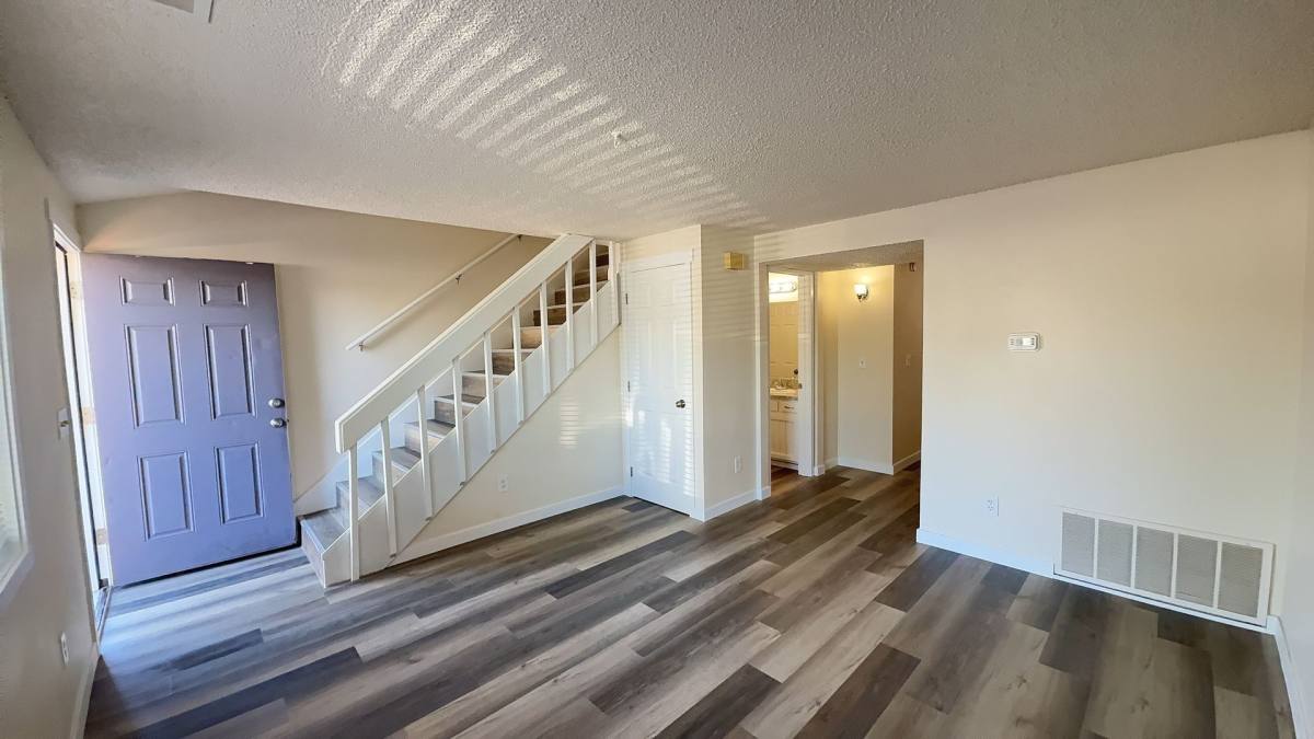 Townhouse for rent at 1175 Clearview Ave NE, Salem, OR 97303