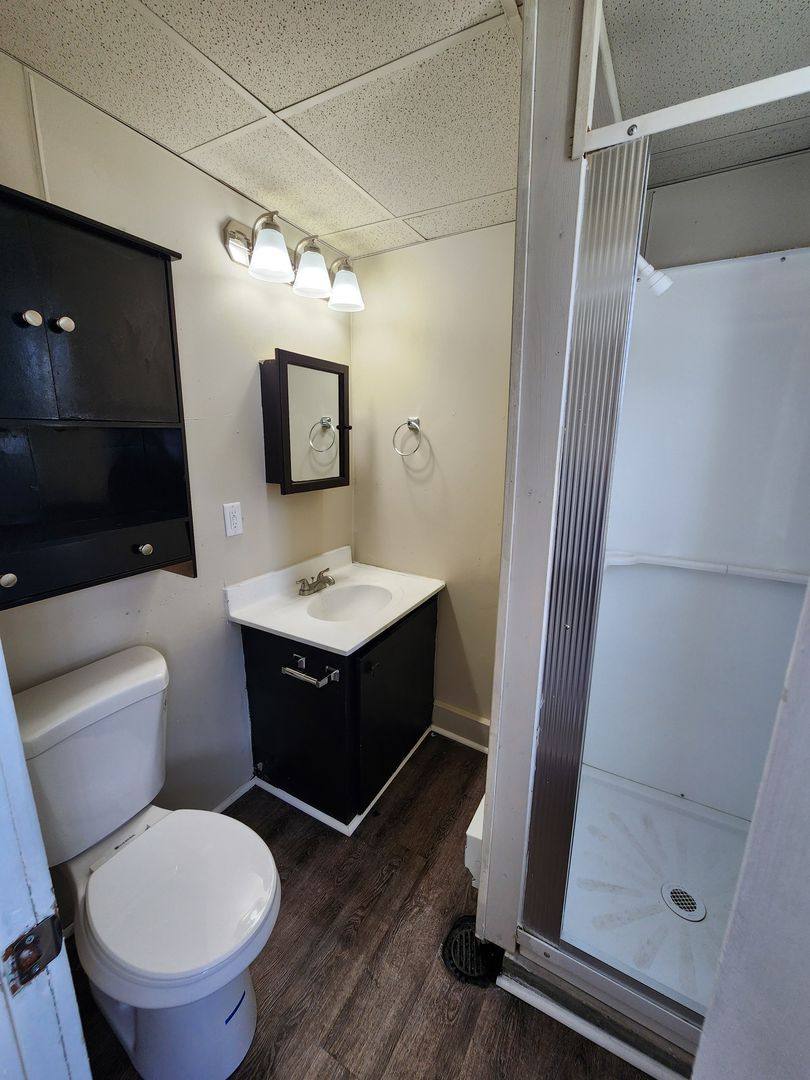 Apartment for rent at 613 E Robinson St, Knoxville, IA 50138
