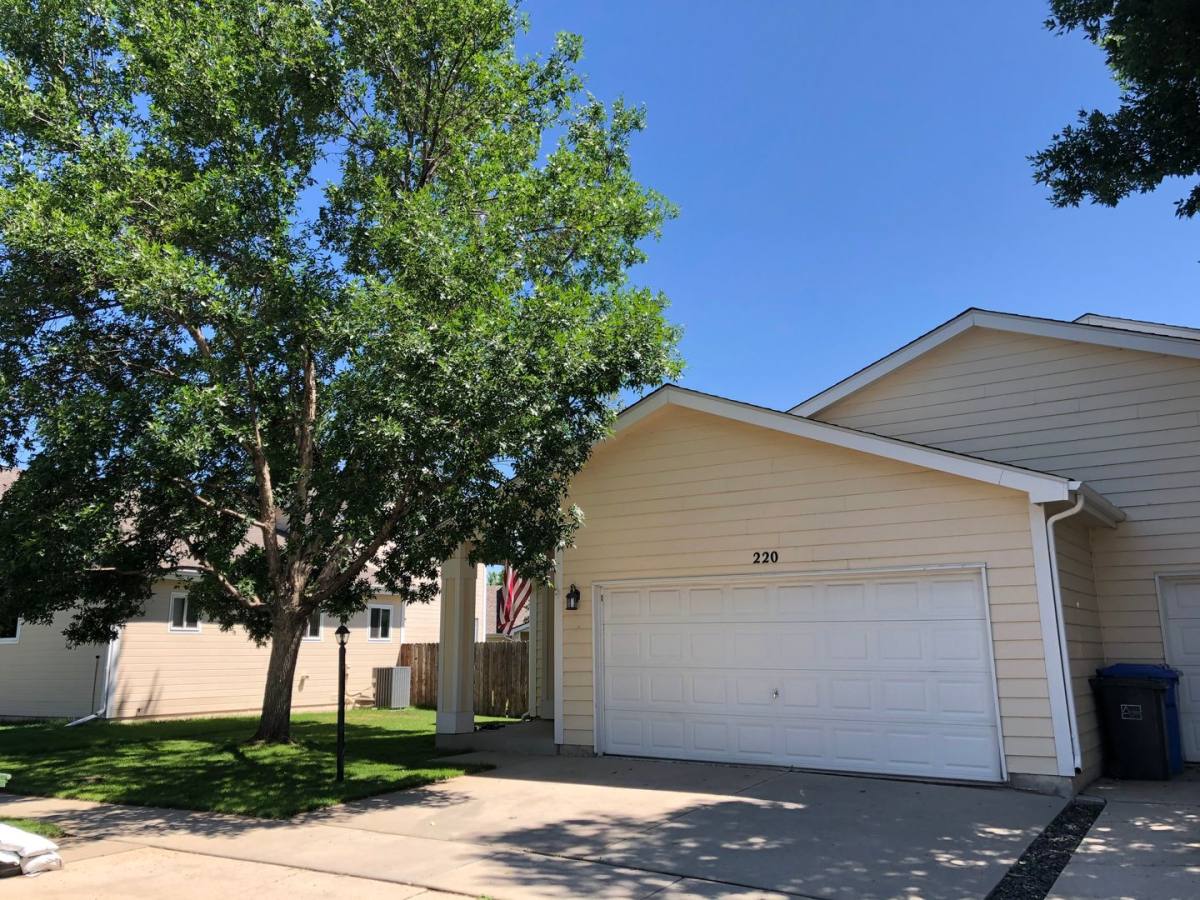 Townhouse for rent at 220 Acacia Dr, Loveland, CO 80538
