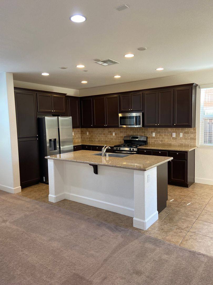 House for rent at 907 Blossom Rock Lane, Folsom, CA 95630