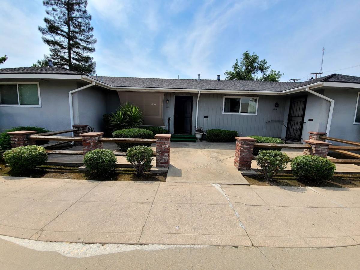 Apartment for rent at 1614 12th St, Reedley, CA 93654