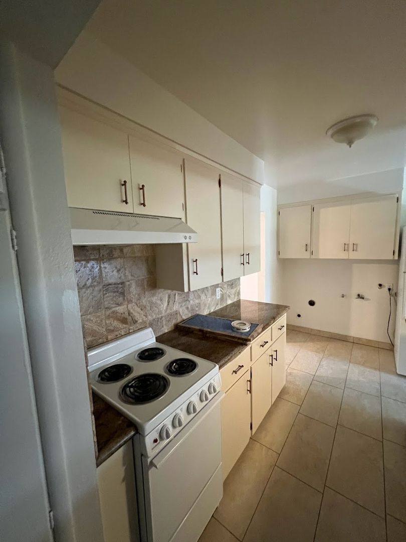 Apartment for rent at 1614 12th St, Reedley, CA 93654