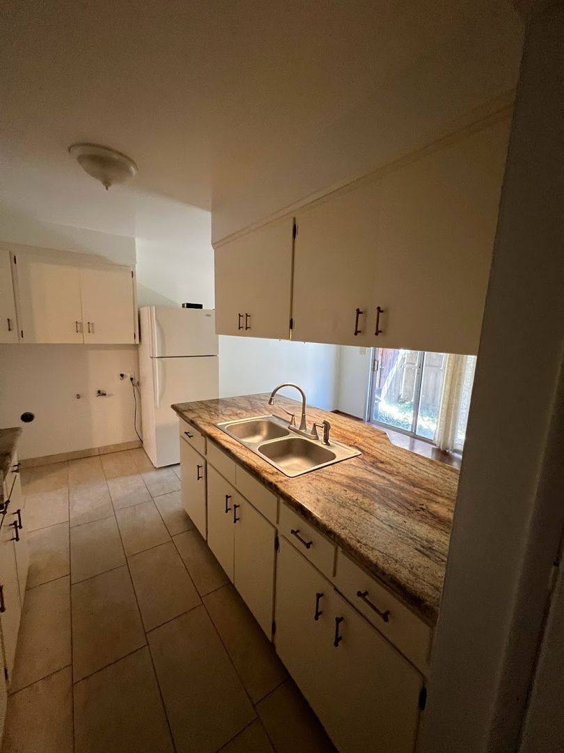 Apartment for rent at 1614 12th St, Reedley, CA 93654