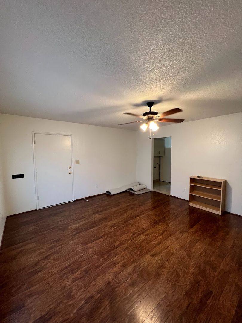 Apartment for rent at 1614 12th St, Reedley, CA 93654