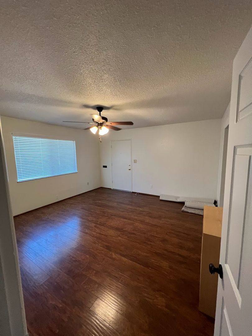Apartment for rent at 1614 12th St, Reedley, CA 93654