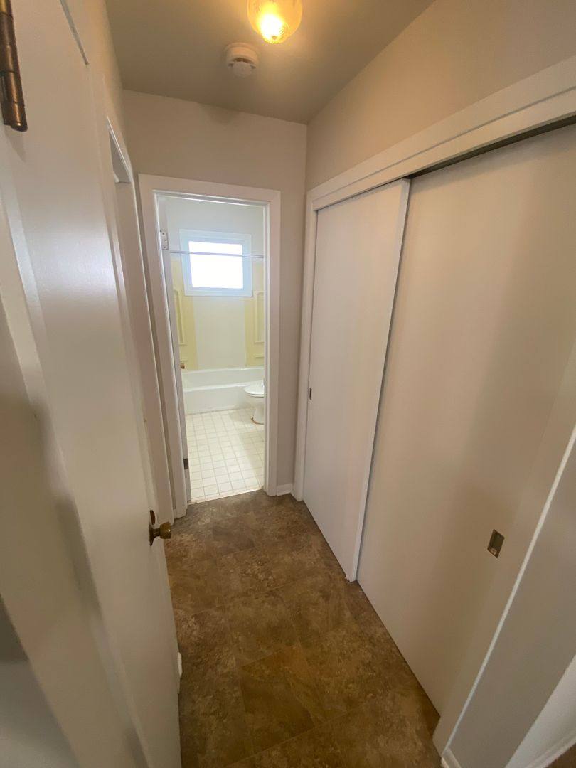Apartment for rent at 928 E St, Lincoln, NE 68508