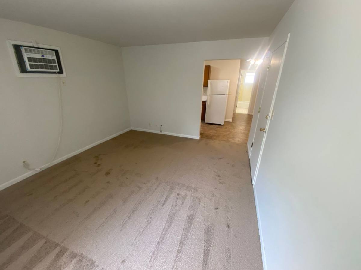 Apartment for rent at 928 E St, Lincoln, NE 68508