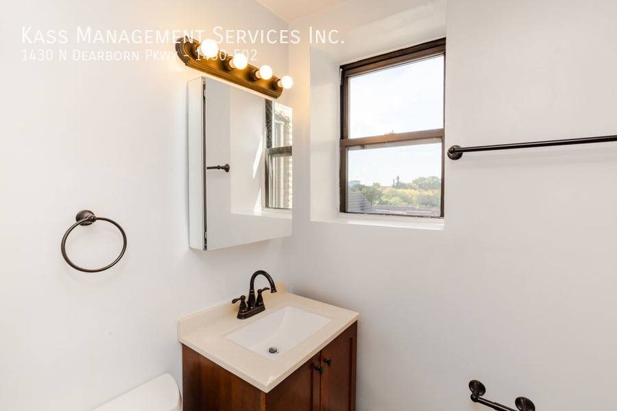 Apartment for rent at 1430 N Dearborn Parkway, Chicago, IL 60610