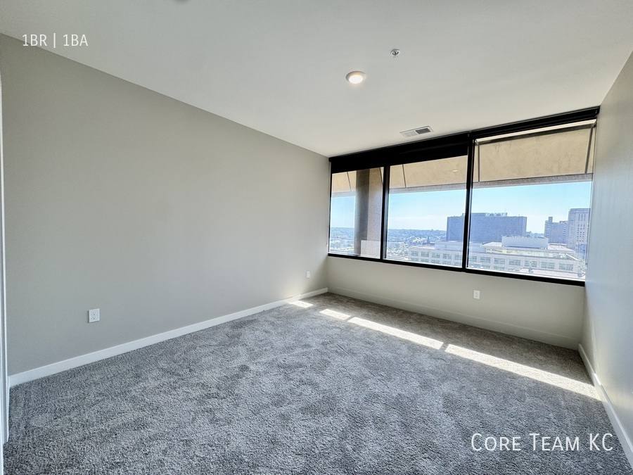 Apartment for rent at 500 E 8th St, Kansas City, MO 64106
