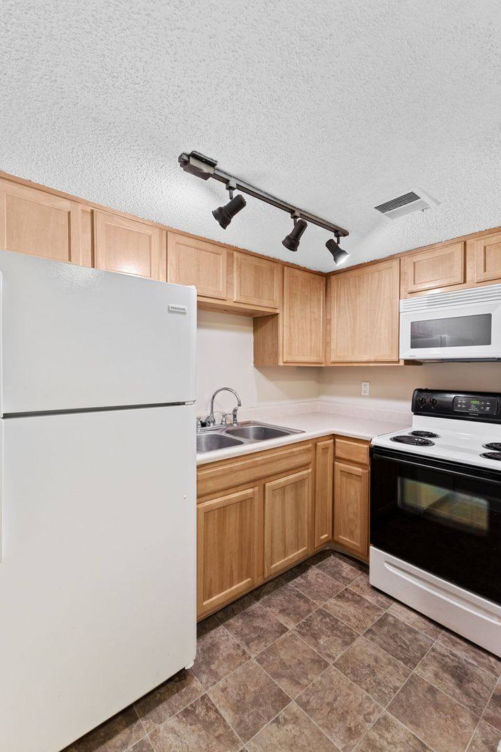 Apartment for rent at 3609 Balsam Ave, Indianapolis, IN 46205