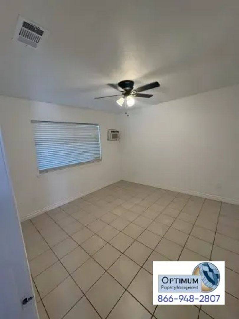 Apartment for rent at 16429 Chestnut St, Hesperia, CA 92345
