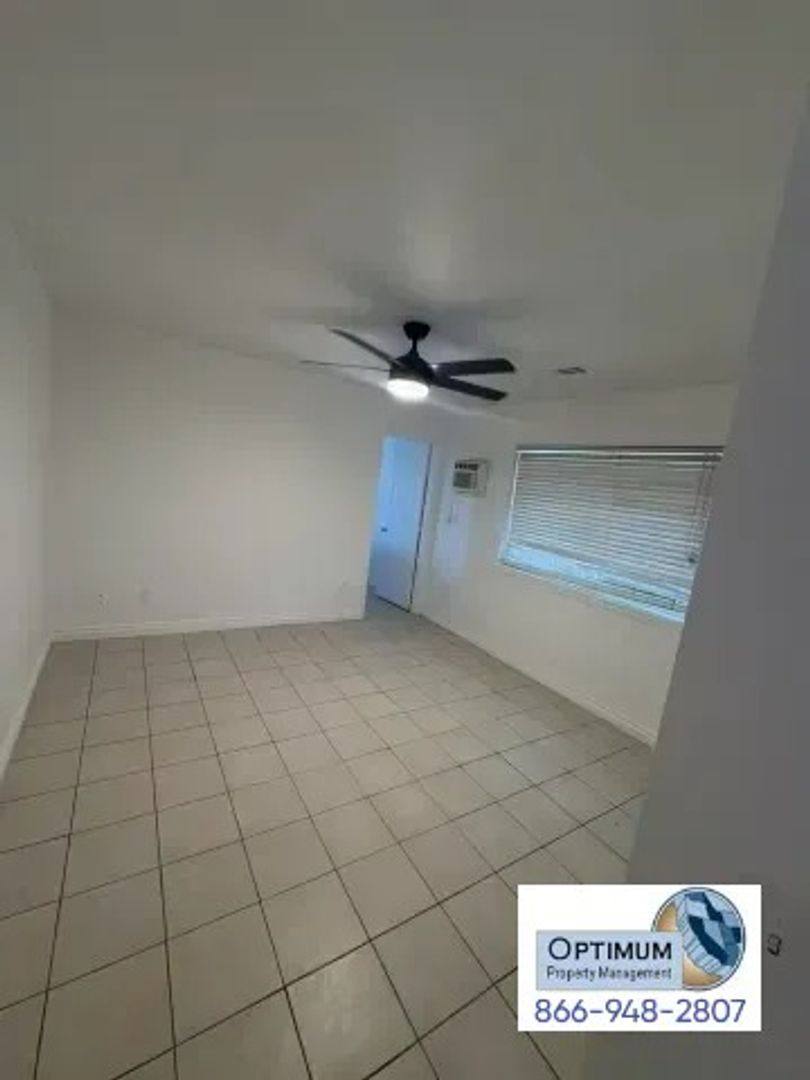 Apartment for rent at 16429 Chestnut St, Hesperia, CA 92345