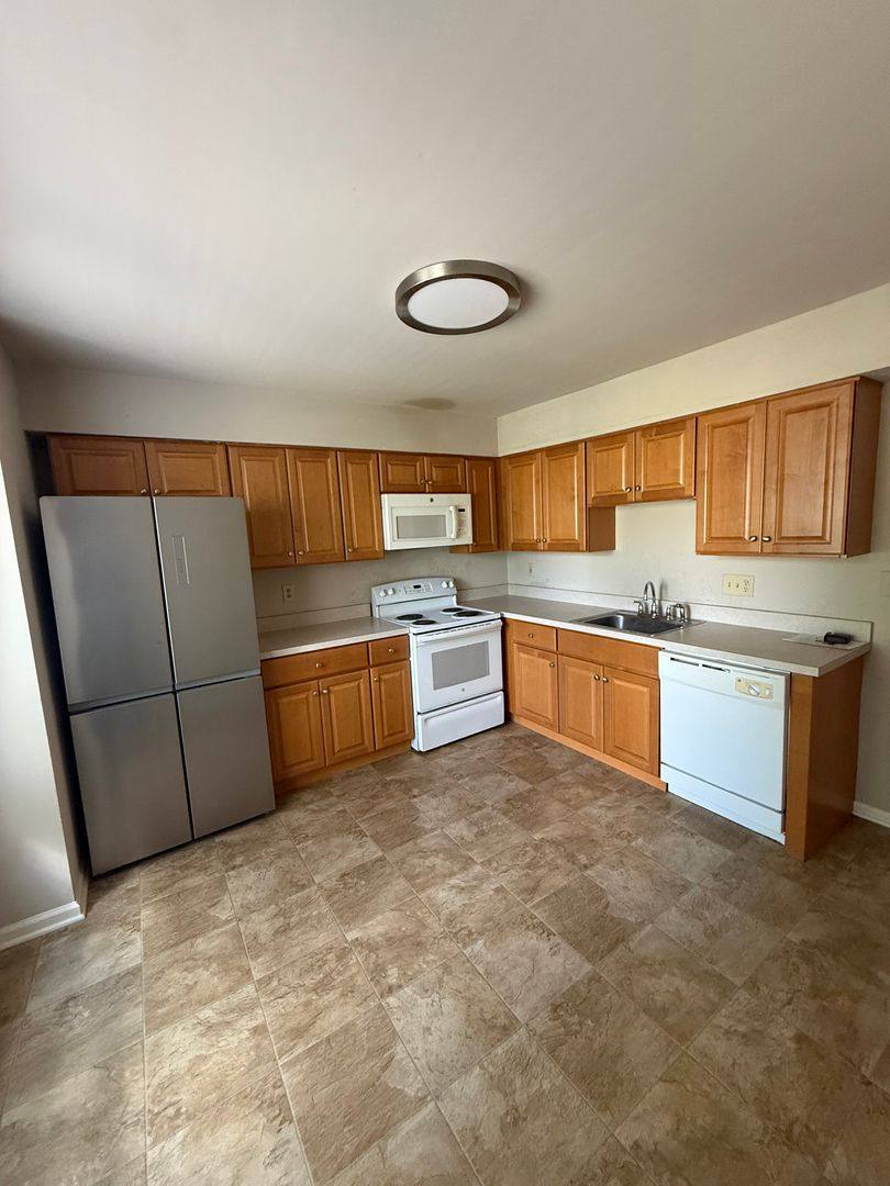 Townhouse for rent at 108 Pipers Place, Chalfont, PA 18914