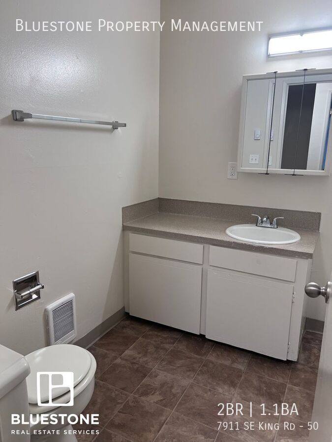 Townhouse for rent at 7911 SE King Rd, Portland, OR 97222