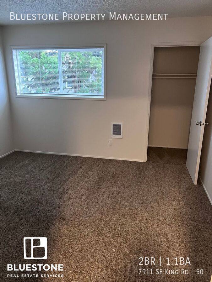 Townhouse for rent at 7911 SE King Rd, Portland, OR 97222