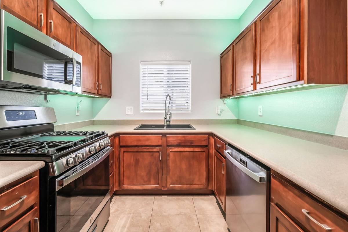 House for rent at 2291 W Horizon Ridge, Henderson, NV 89052